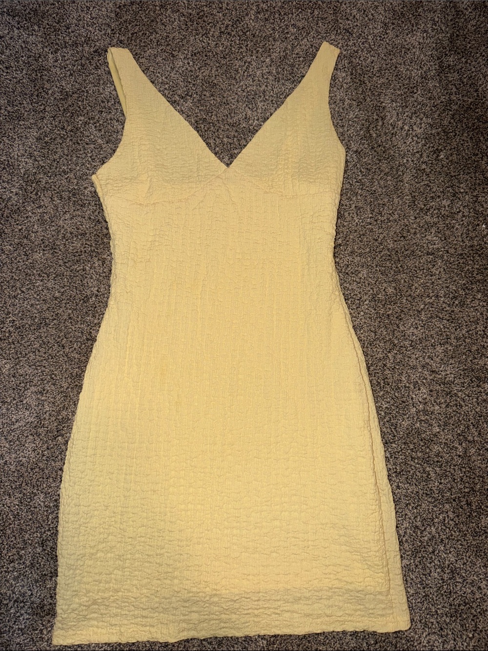 Yellow V-Neck Textured Bodycon Dress